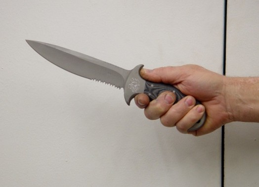 Knife grip technique, foreward, saber